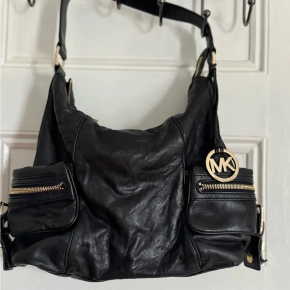 Michael Kors Black Leather Shoulder Bag - Picture 3 of 7